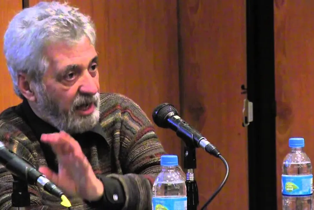 Adhemar Bianchi: “El Teatro Comunitario crea el marco, la creatividad de la gente lo llena”